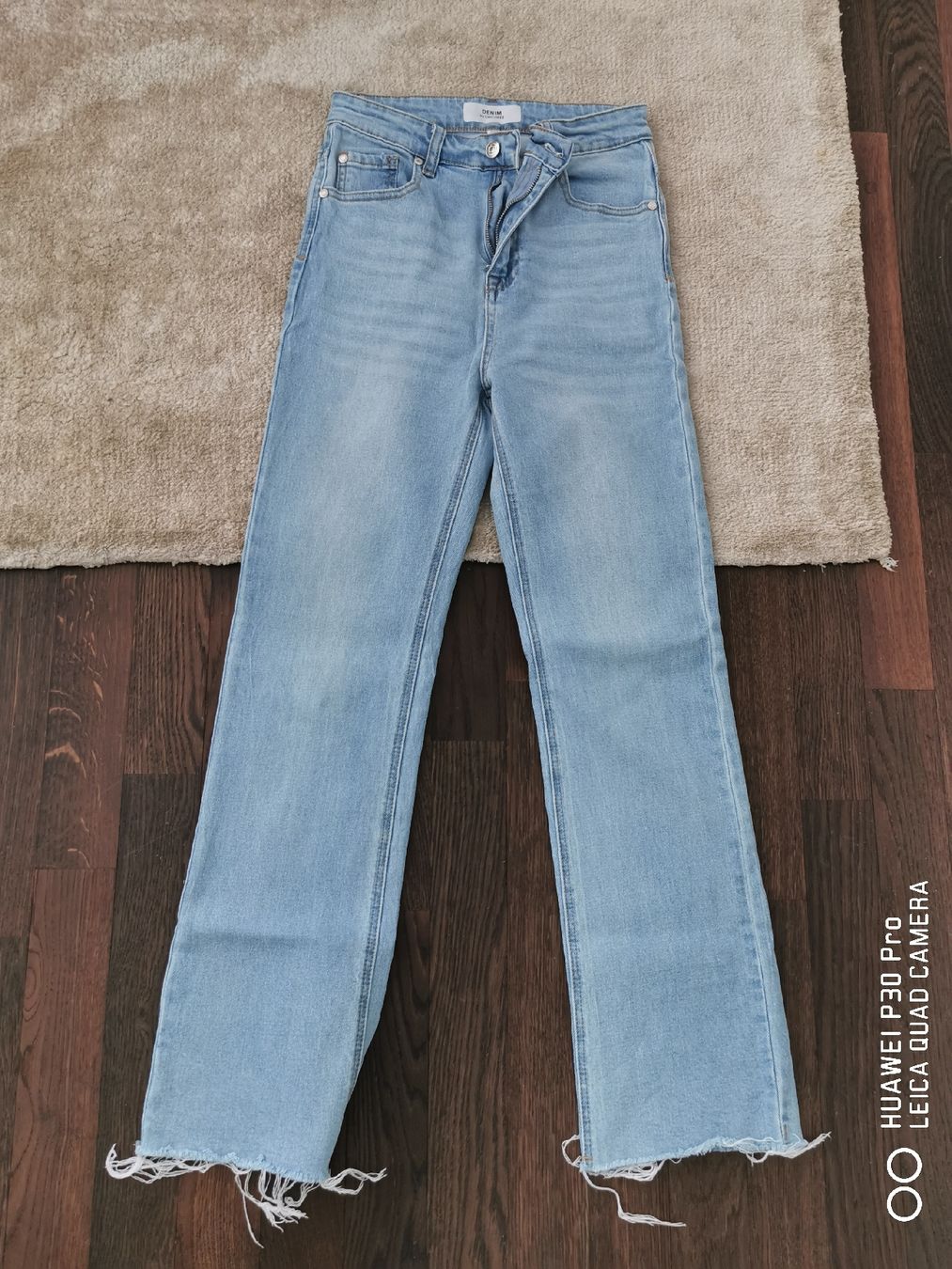 Jeans: Jeans mit Fransen, Gr. 34/36 Hellblau, Сhiccore, NEU – Nuovo (secondo la descrizione) da Erlenbach ZH venduto da alisamilana