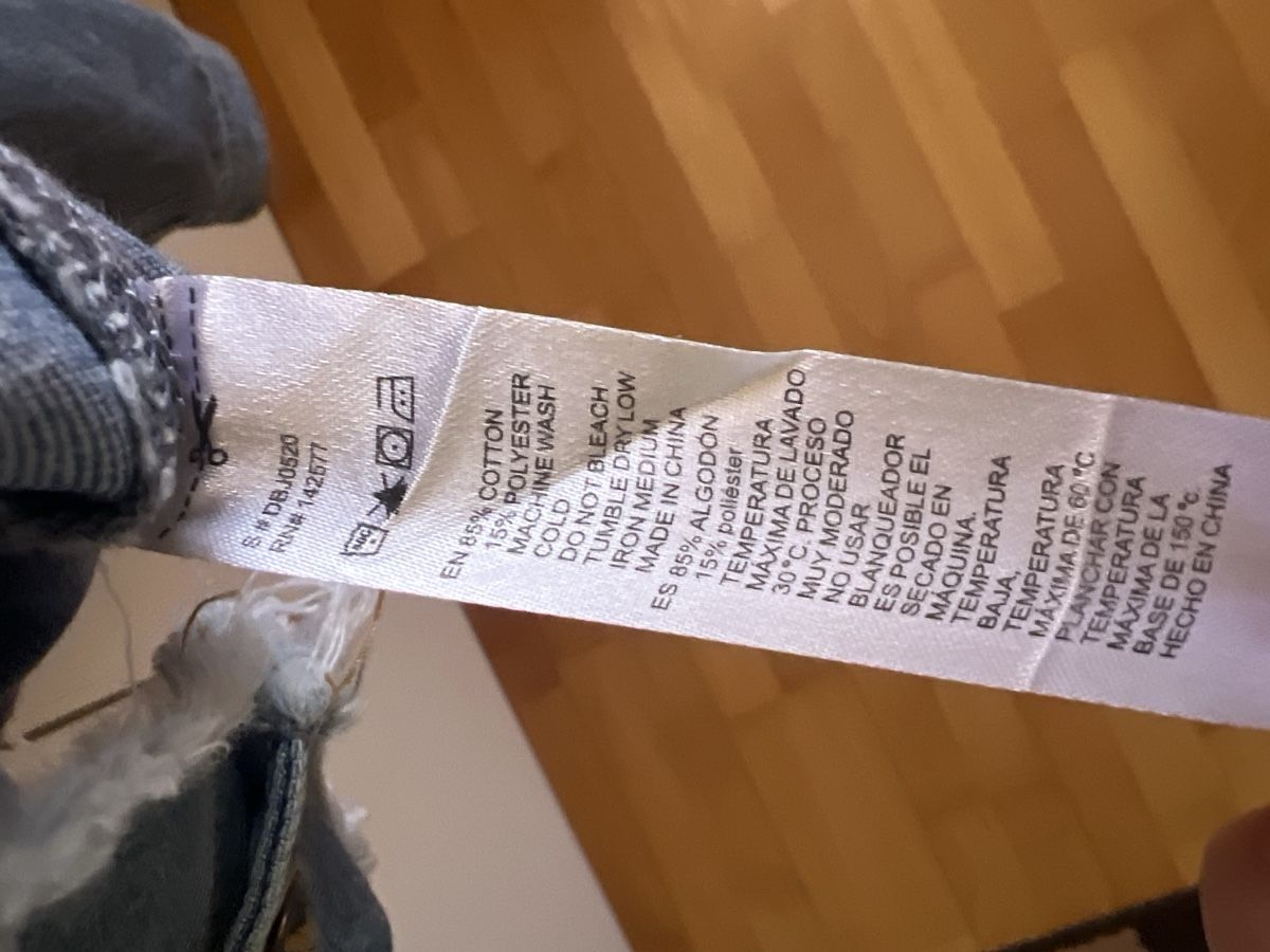 Giacche: Jeansjacke mit Löcher – Usato da Oberengstringen venduto da pri_c8jk 3