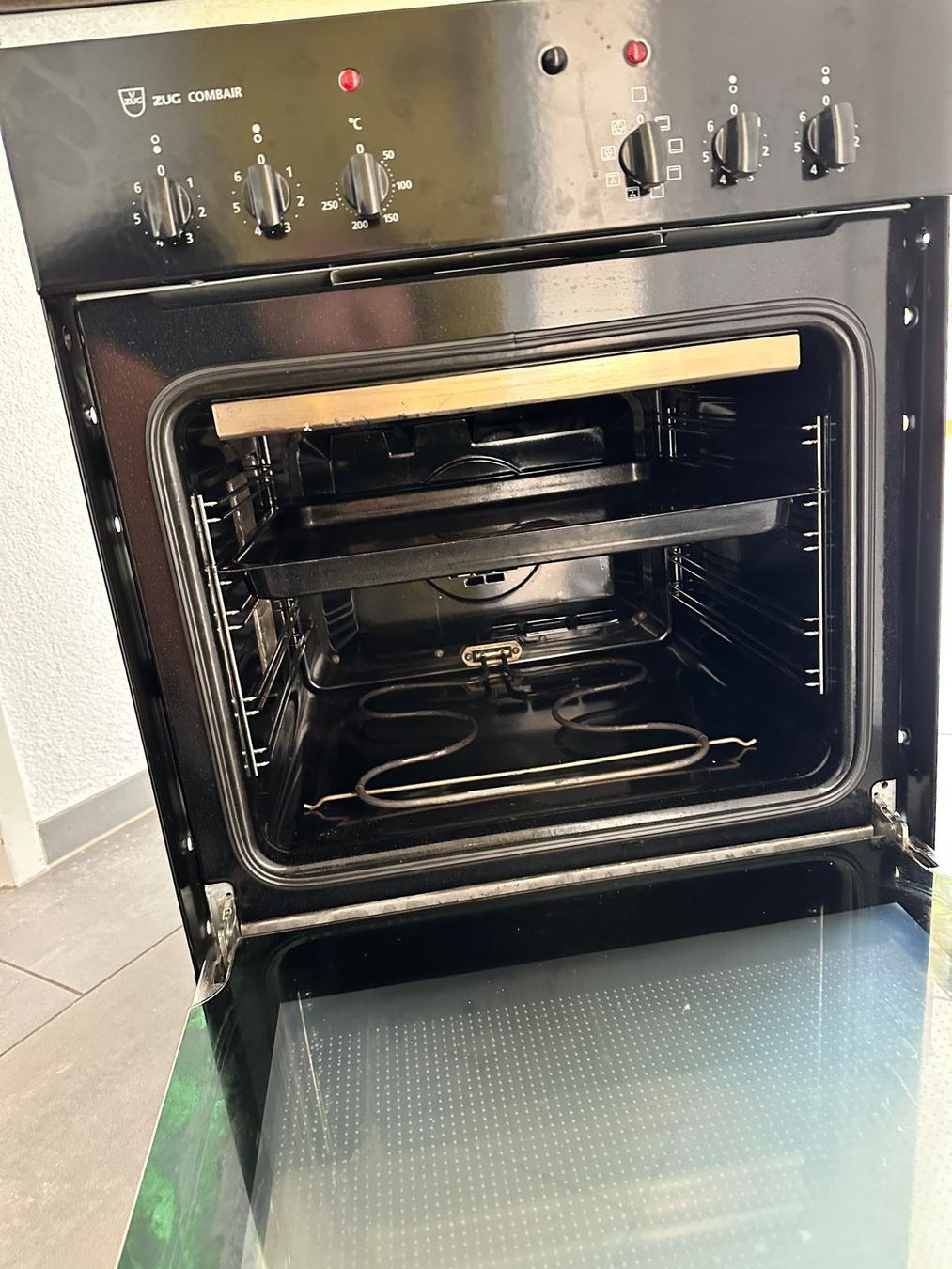 V-Zug Forni: Backofen mit Glaskeramik V-ZUG – Usato da Spreitenbach venduto da Space_X 4