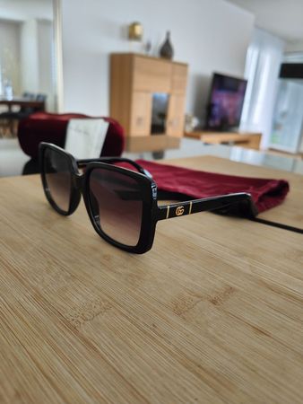 Elegante Gucci Sonnenbrille - Zeitloser Stil für den Sommer