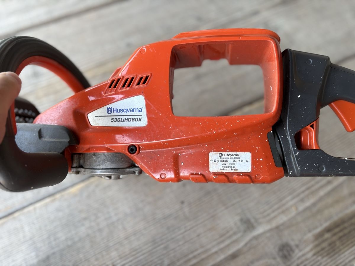 Husqvarna Tutti gli attrezzi: Husqvarna Heckenschere mit Akkus – Difettoso da Thunstetten venduto da D_aernscht 1