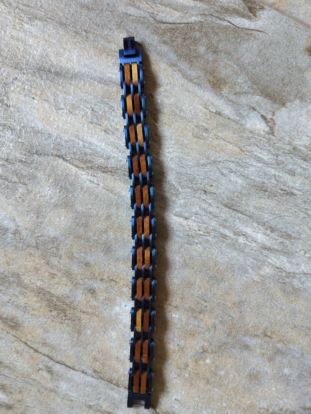 Bracelets: Holzkern Armband – D'occasion à Teuffenthal BE par ganzguet
