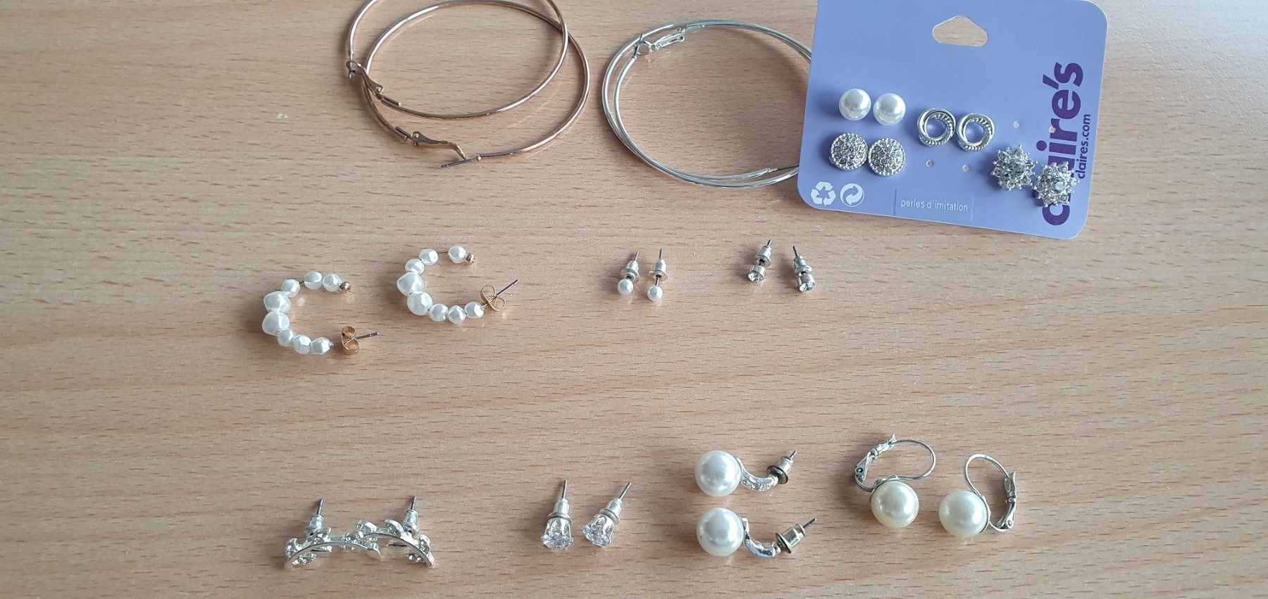 Altri gioielli: 13 paires de boucles d'oreilles – Nuovo (secondo la descrizione) da Moutier venduto da mai_pq7w