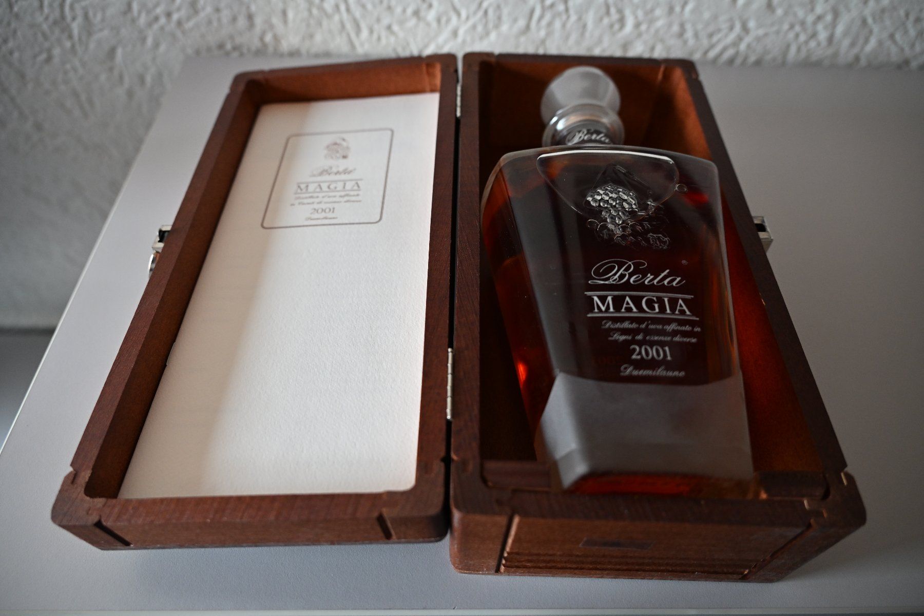 Berta Spiritueux: Grappa Berta Magia 2001 in OHK – Neuf avec emballage d'origine à Dietlikon par Loore5