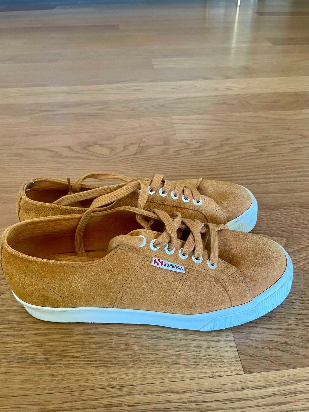 Chaussures femmes: Superga Sneaker, 40, Wildleder – D'occasion à Baden par Laube4 1