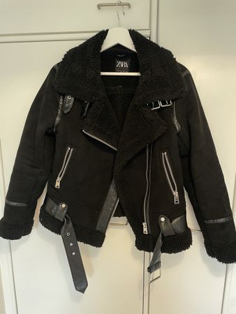 ZARA Winterjacke mit Lammfelloptik, Grösse S