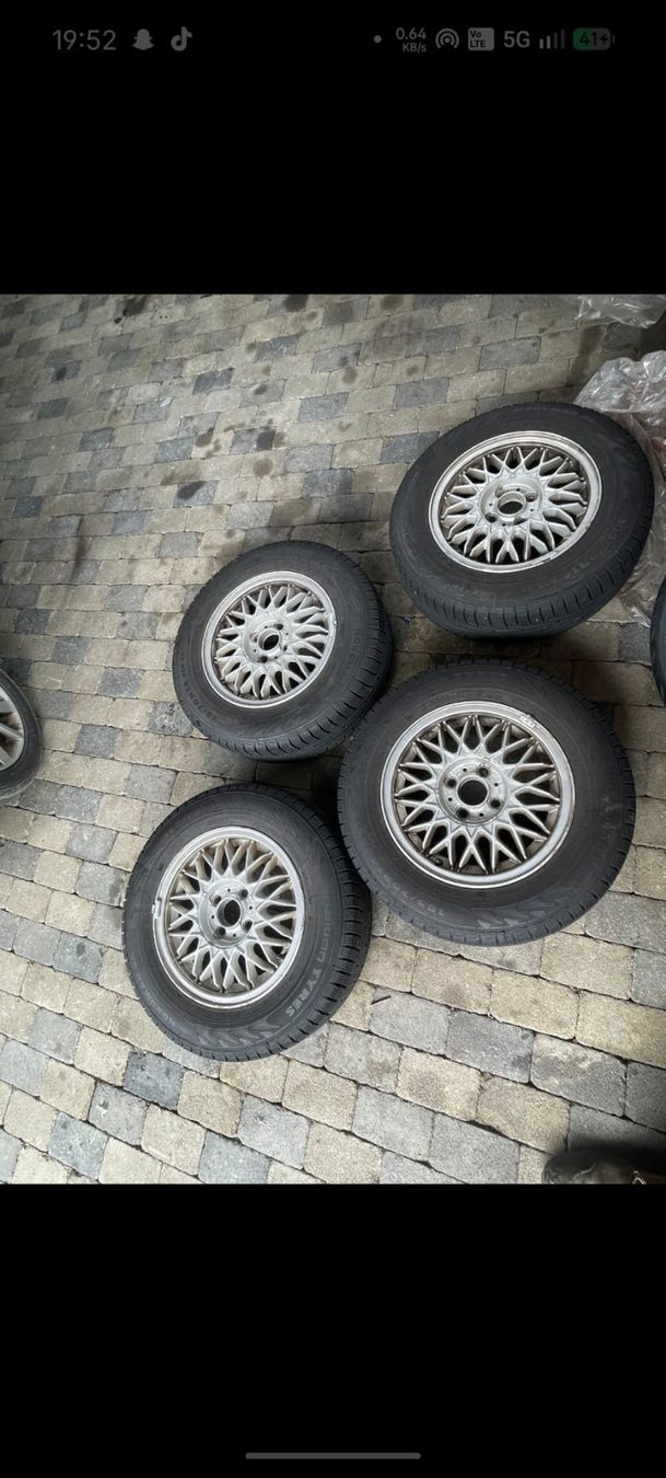 BMW Pneus & Roues: Bmw e30 Räder 4 Stück – D'occasion à Frauenfeld par ett_57y9