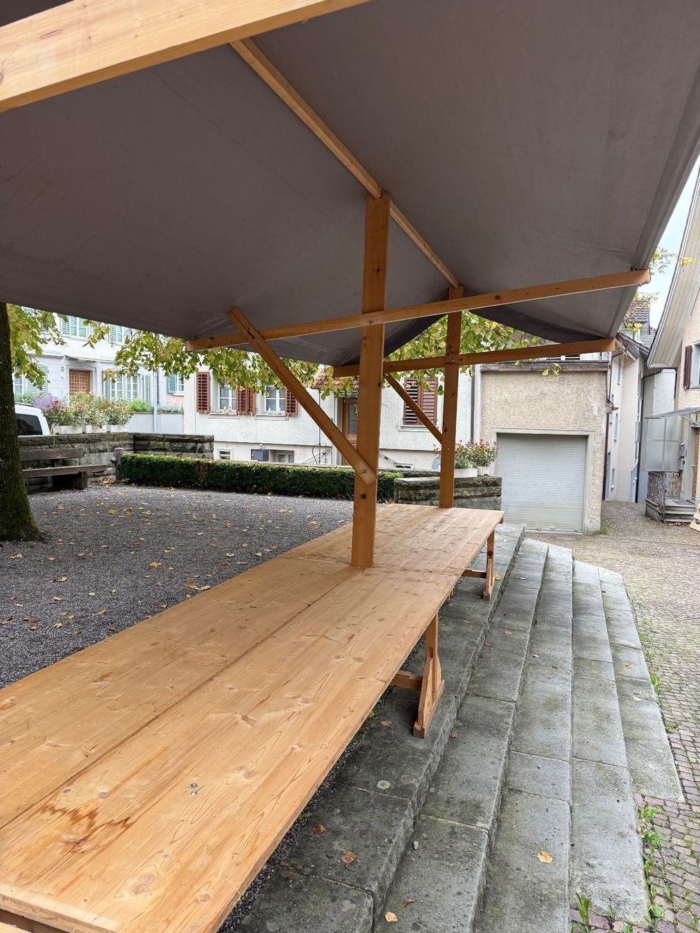 Altro per Eventi aziendali & Feste: Marktstand Weihnachtsmarkt Holzstand – Usato da Schiers venduto da Heluma 2