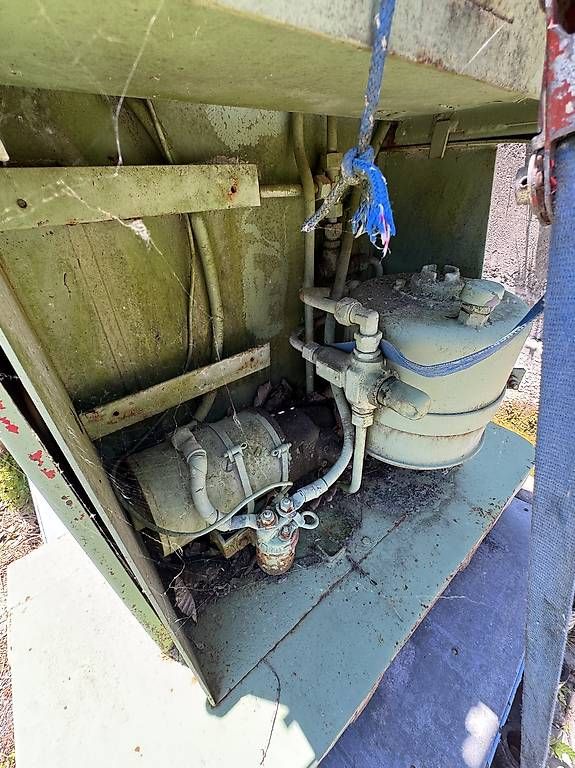 Chargeur de ferme: Mât élévateur hydraulique pour tracteur – D'occasion à Lentigny par EcuProd1 3