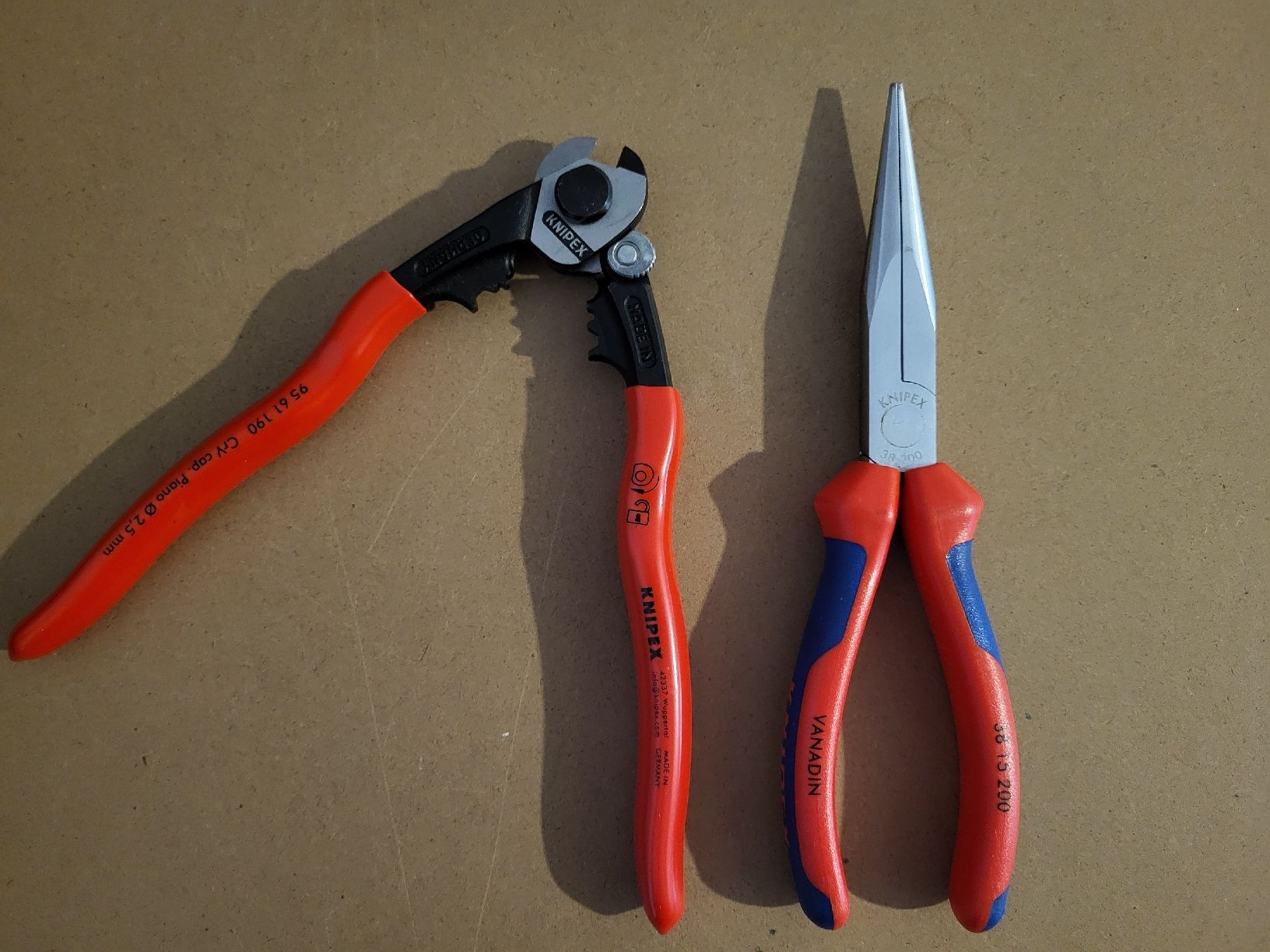 Knipex Tutti gli attrezzi: KNIPEX Kombizange und Seitenschneider  – Nuovo (secondo la descrizione) da Riniken venduto da Melanie910 1