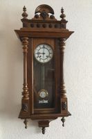 Horloge en bois d'époque