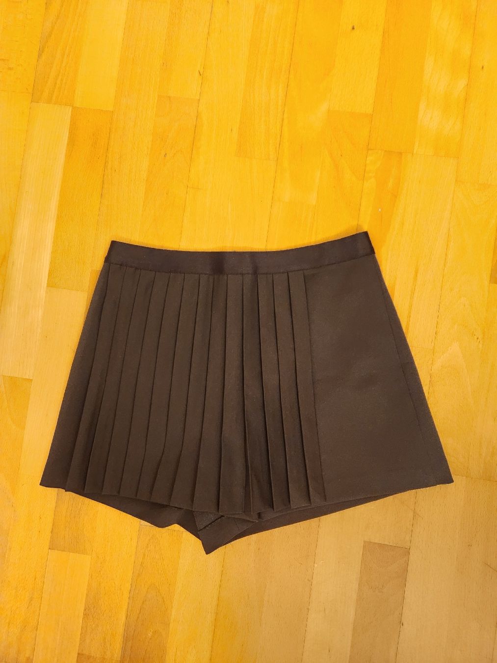 Maje Röcke: Maje Falten Shorts Gr. 36 NEU – Neu (gemäss Beschreibung) aus Bronschhofen von eve_l8y7 1