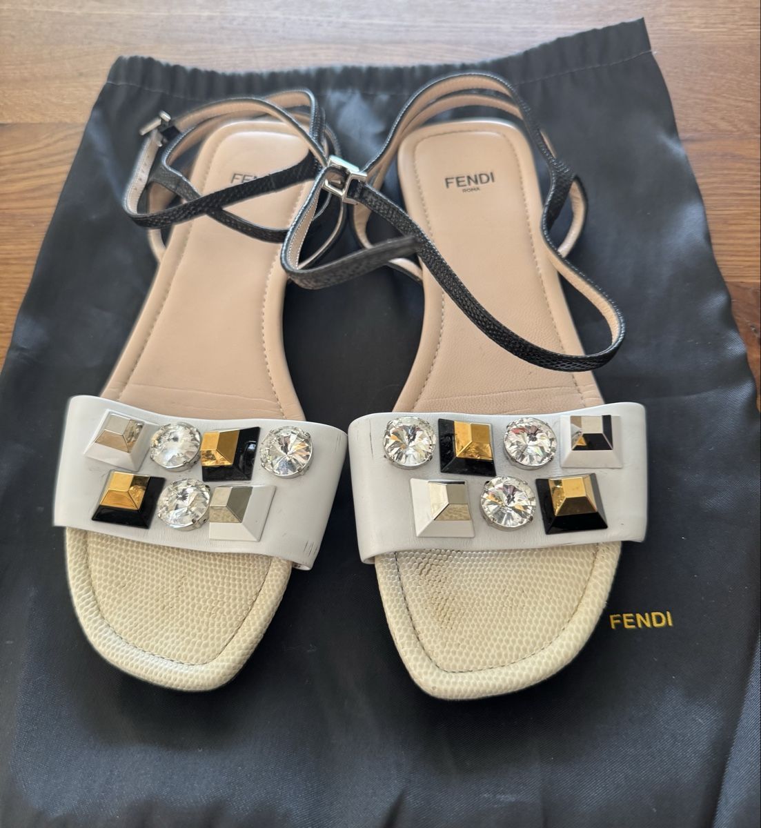 Scarpe da donna: FENDI, studded Sandale, Gr. 40 – Usato da Oberwil BL venduto da cocopalm1068