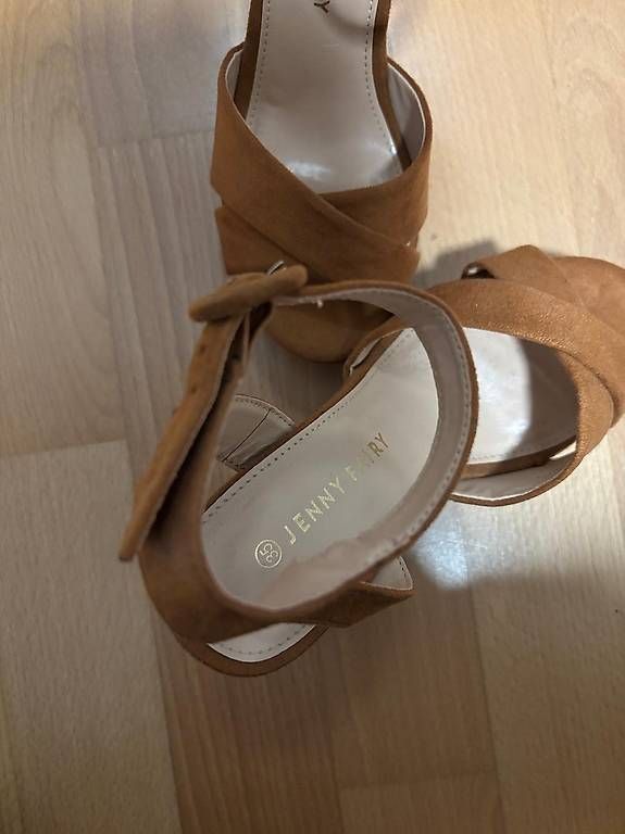 Scarpe da donna: Absatzschuhe Gr 35 – Usato da Horw venduto da Smiling98 2