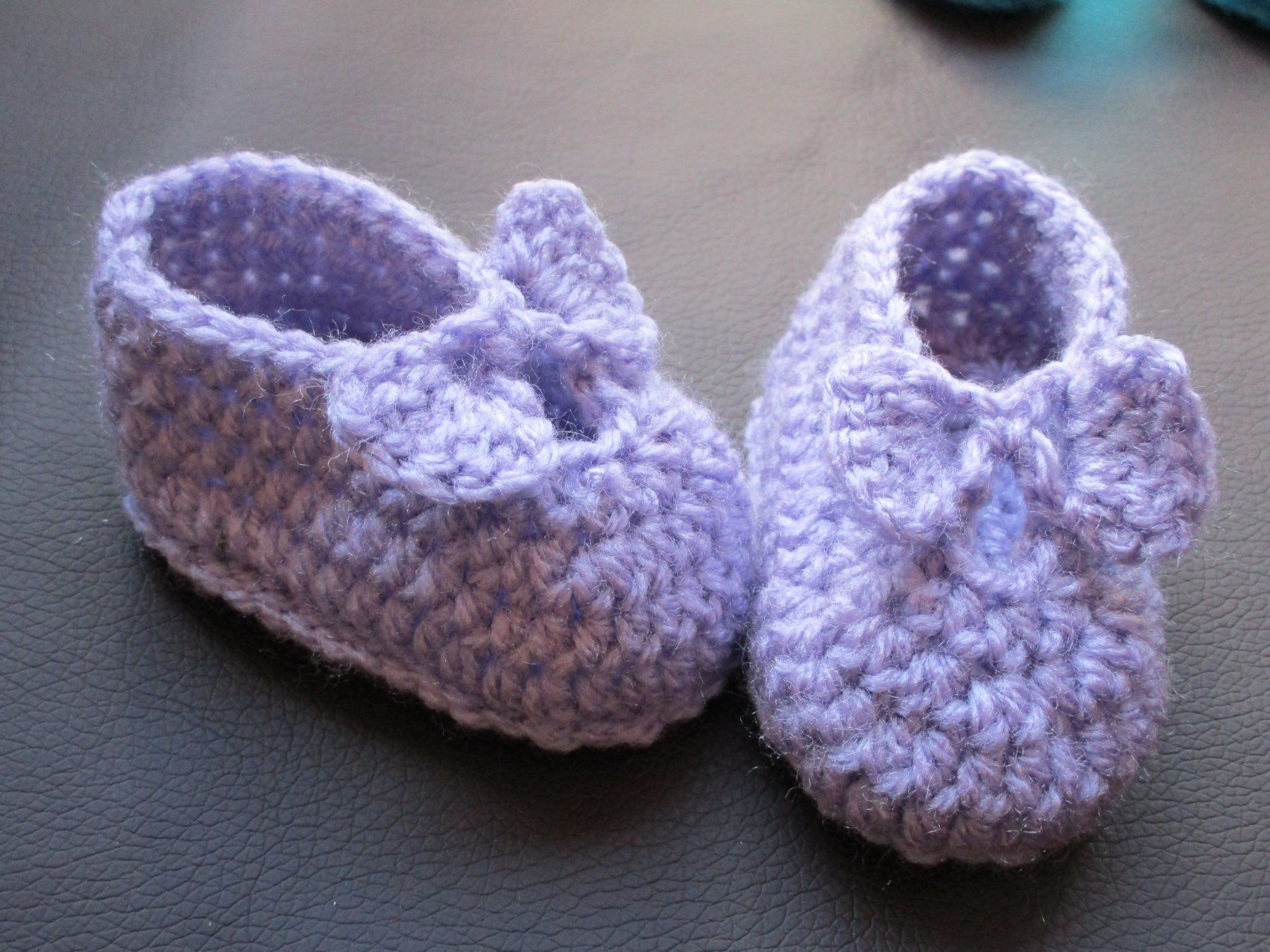 Schuhe für Jungen: Neue Babyschuhe Slipper  (8 cm) – Neu (gemäss Beschreibung) aus Leuk Stadt von Simone_RZ