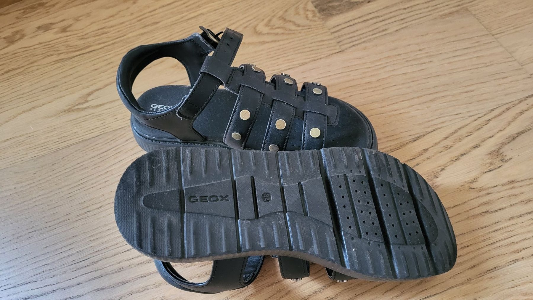 Geox Scarpe per ragazze: Geox Kindersandalen Gr. 34. So gut wie neu! – Usato da Affoltern am Albis venduto da knzmm 1