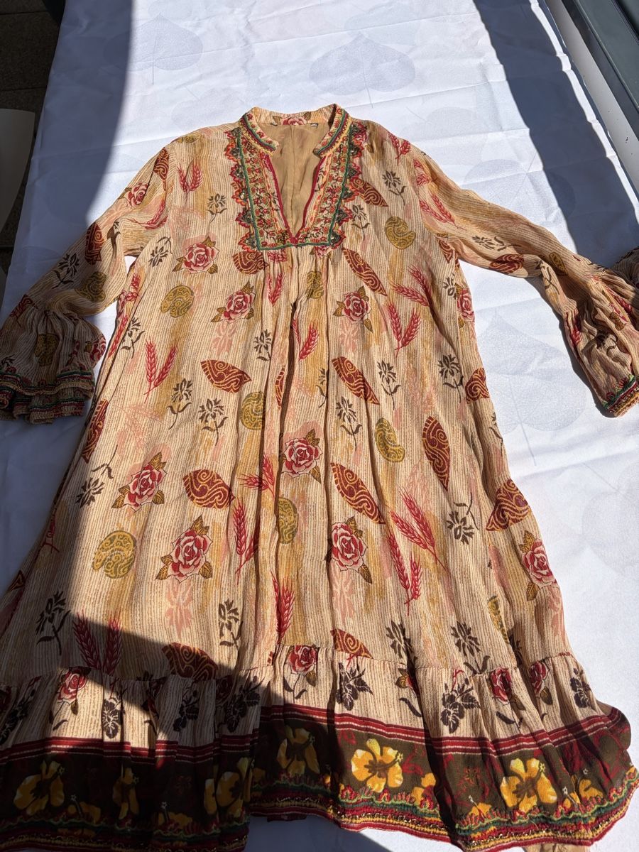 Vestiti: Robe brodée  – Usato da Pully venduto da ari_78pk