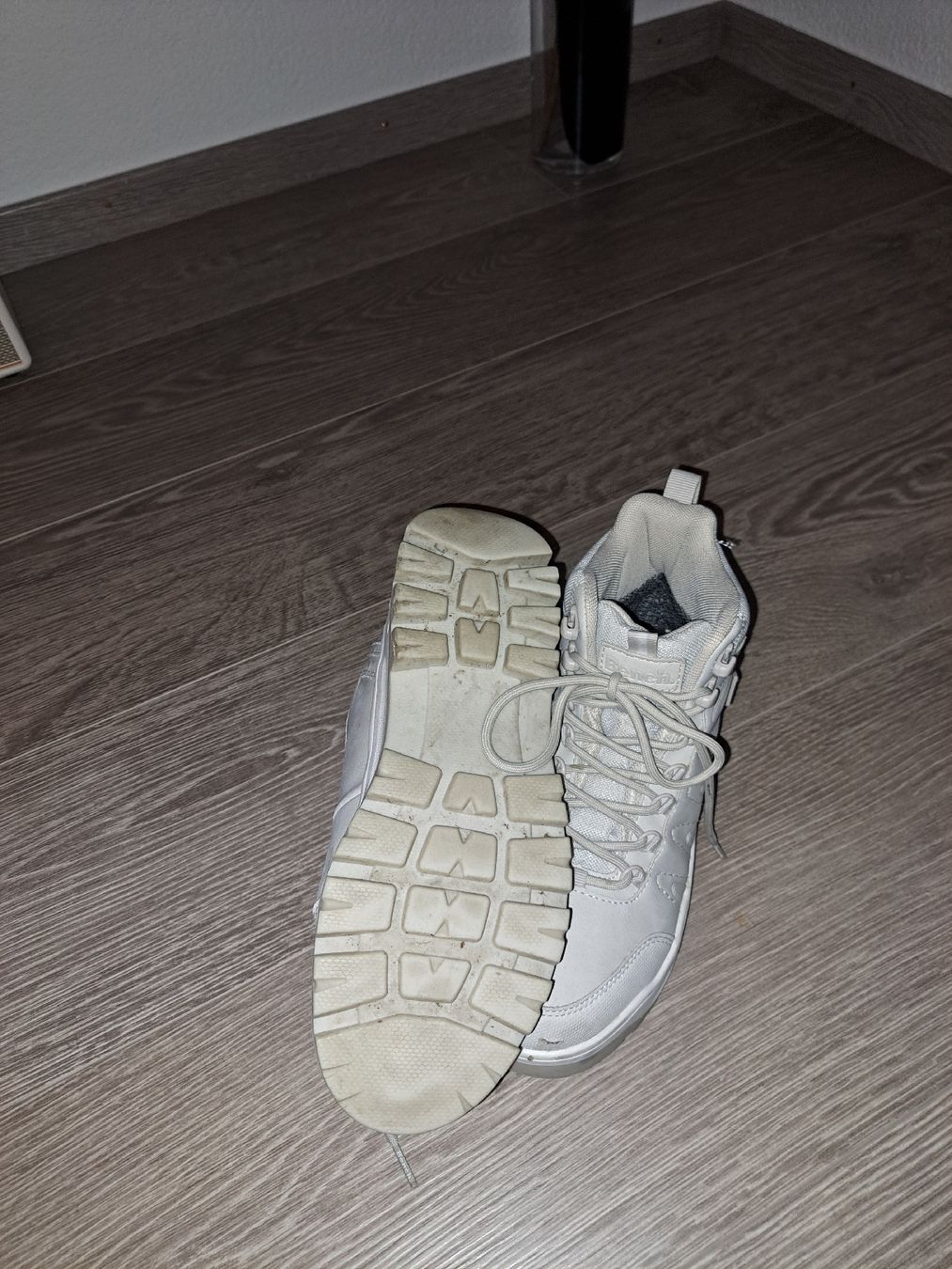 Bench Scarpe da donna: Weisse Bench Schuhe Gr.38 – Usato da Wetzikon ZH venduto da secondhandsfashion 3
