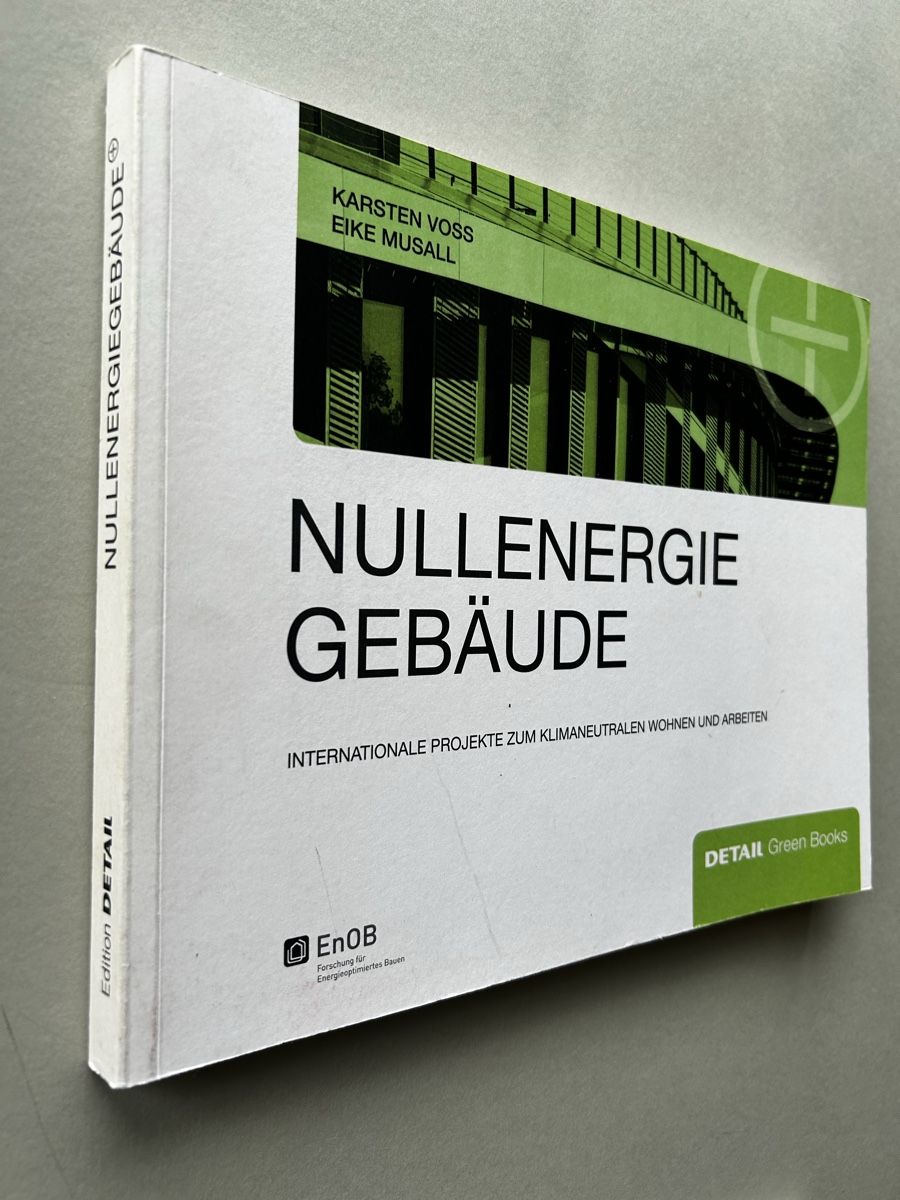 Libri: Zero Energy Buildings Book: Climate-Neutral Projects! – Usato da Zürich venduto da Coffeetable88 6