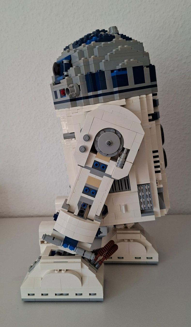 Lego Jeux de construction: LEGO Star Wars 10225 R2D2 UCS – D'occasion à Horw par McChili 2