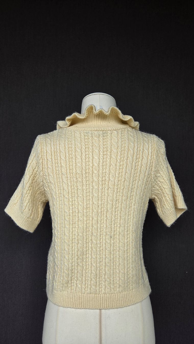 Tops: Pulli mit Zopfmuster und Rüsche von XSIDE in S – Neuf avec emballage d'origine à Kreuzlingen par MeinKleinesAtelier 1