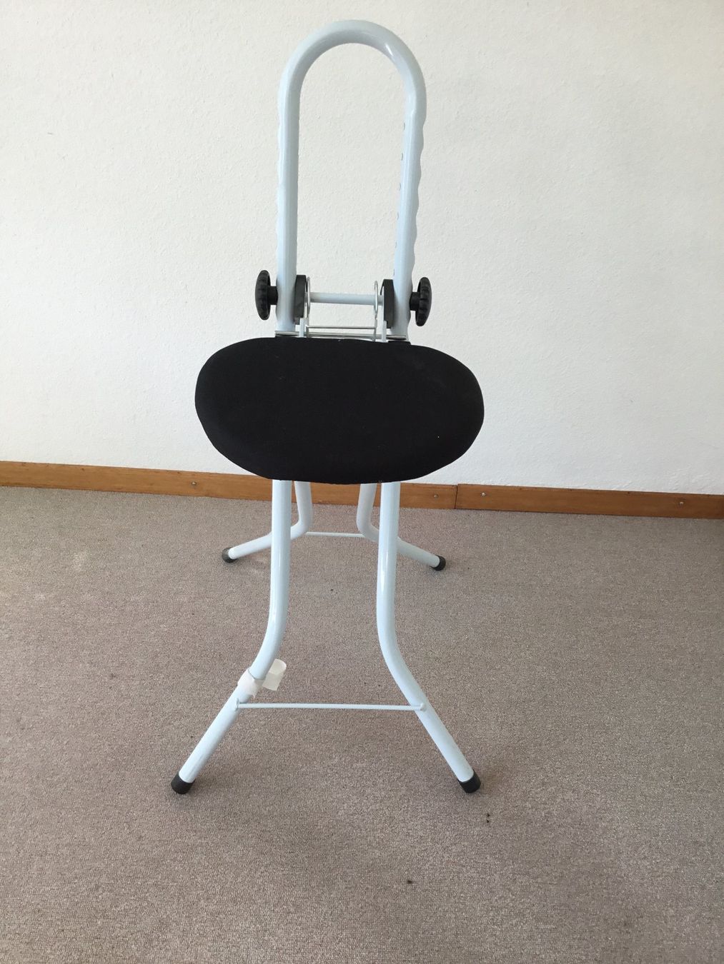 Tabourets: Klappsitz, höhenverstellbar – D'occasion à Steinhausen par Vilivinili