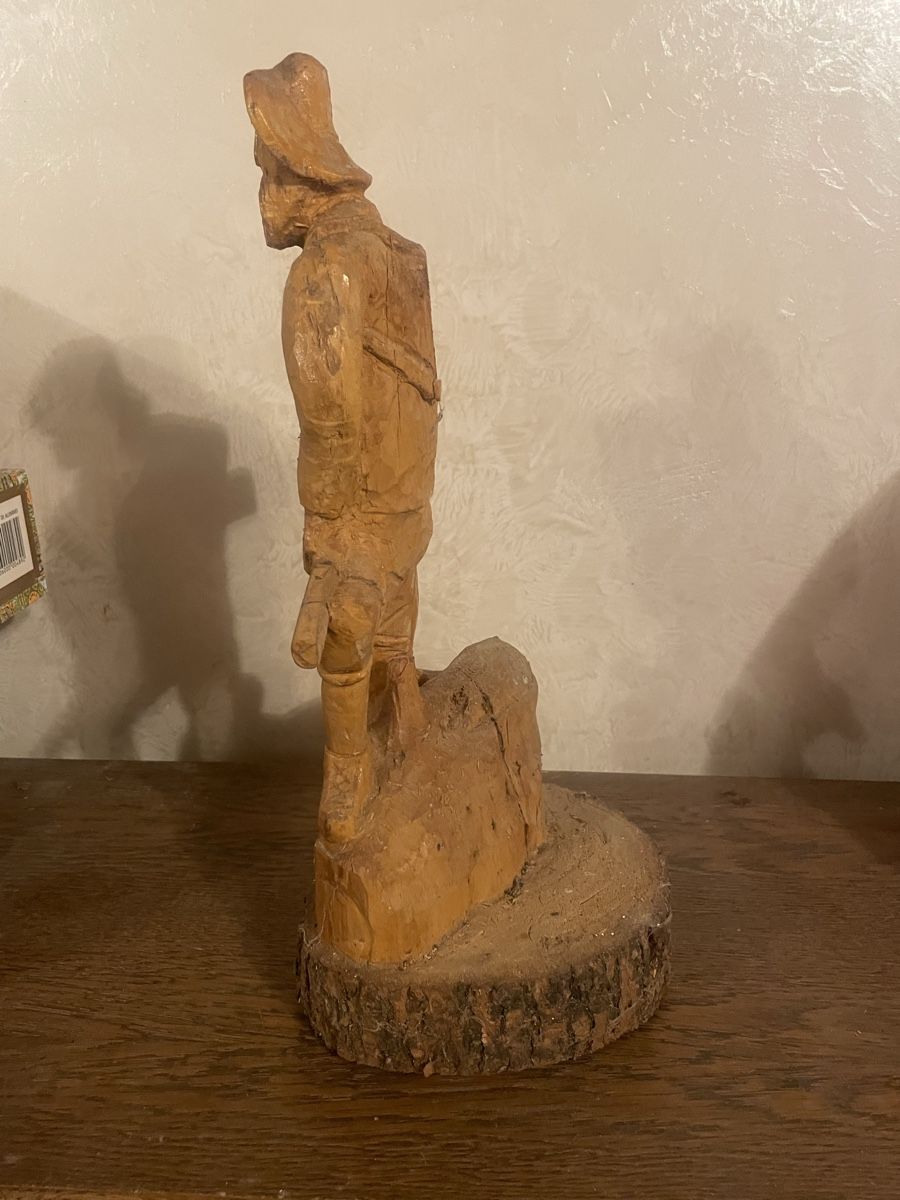 Skulpturen & Statuen: Statuettes Chasseur Sculptée dans une Bûche de Bois – Gebraucht aus Vallamand von Bricbracbroc82 1