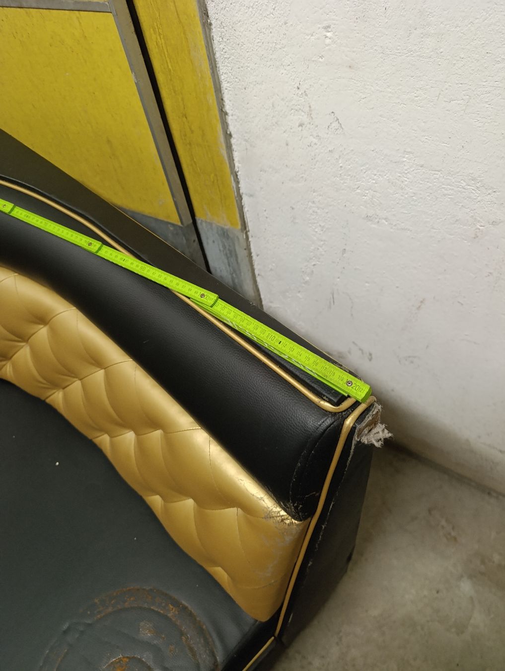 Sofas: Sofa Teil einer riesen Lounge – Défectueux à Romanshorn par dav_h2lv 3