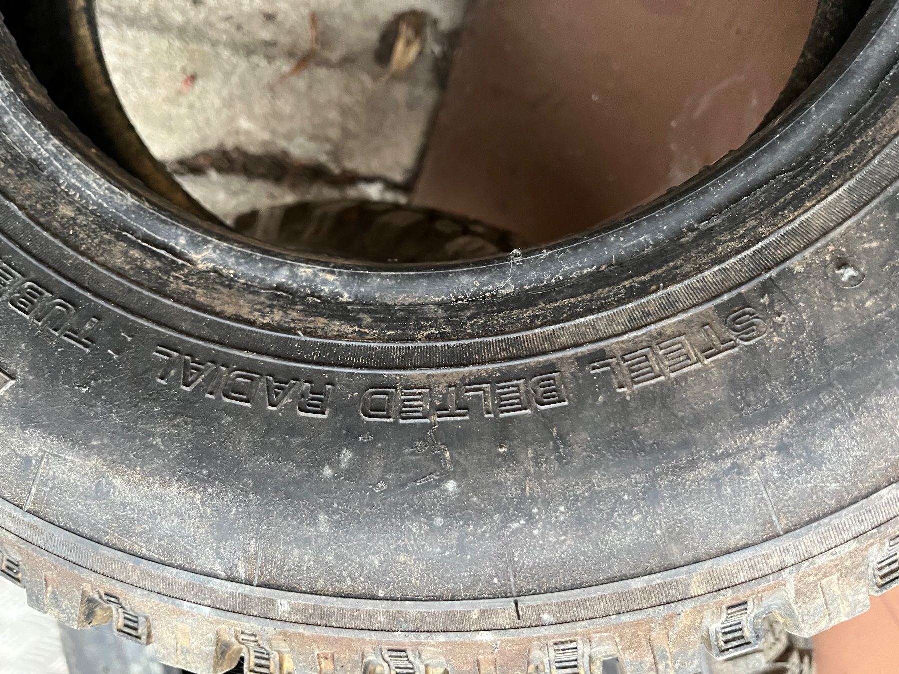 Pneumatici & Ruote complete: Autoreifen Paar Ohtsu Studlees tolles Profil Newoldstock – Usato da bretzwil venduto da nightflasher 3