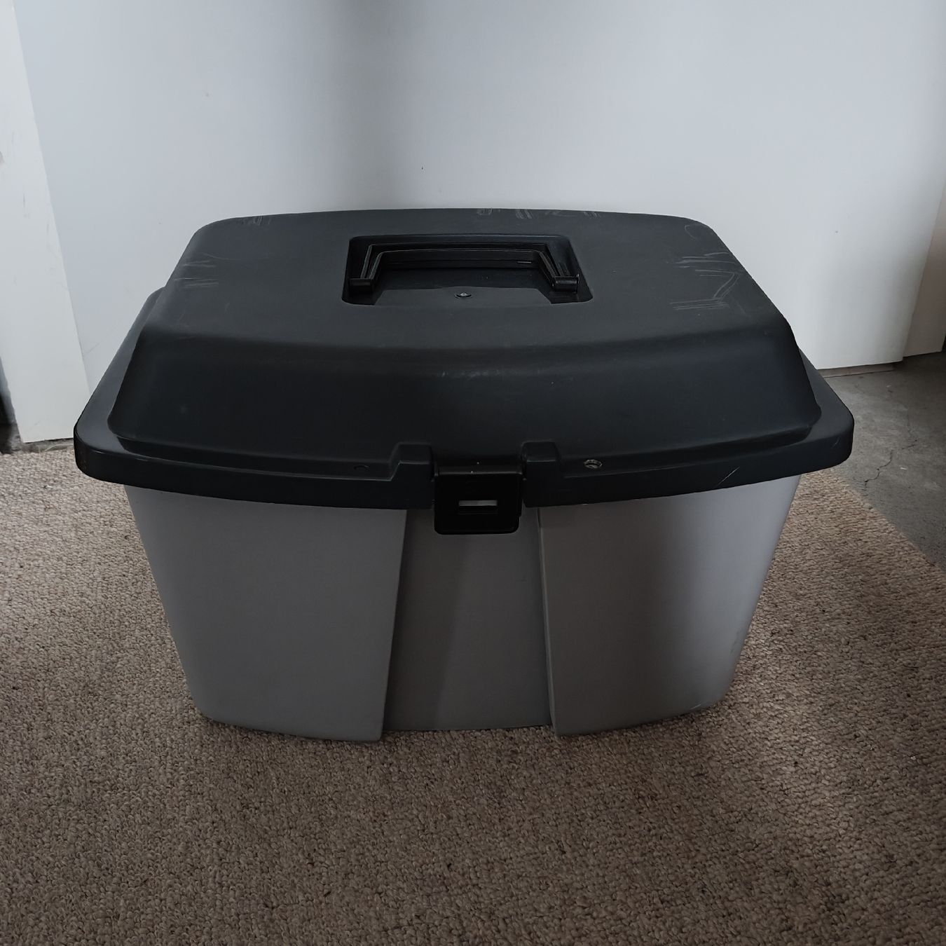 Casse di trasporto: Pferde Putzbox – Usato da Biglen venduto da oinkioink88
