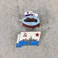 2 sowjetische Marine-Abzeichen: U-Boot & Zerstörer-Brigade
