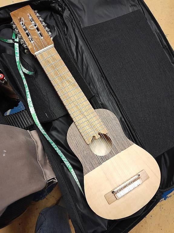 Strumenti musicali: Charango avec piezo – Usato da Lausanne venduto da EdwinBOSU