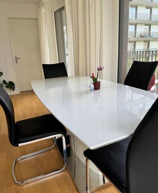 Tische: Tisch "Toronto", Dekor Hochglanz weiss – Gebraucht aus Schüpfheim von oldyrk