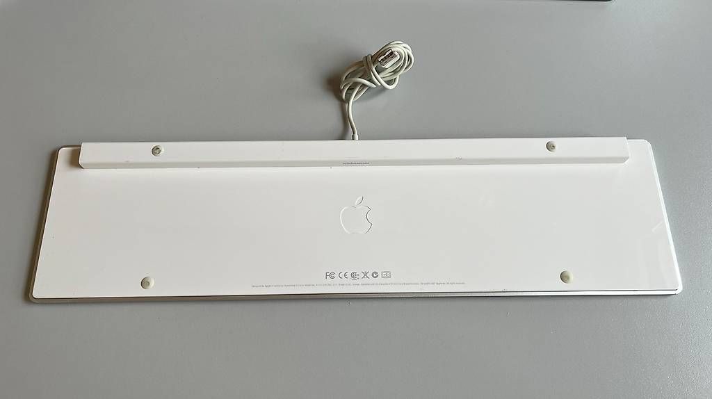 Tastaturen: Apple Keyboard qwertz Schweiz USB – Gebraucht aus St. Pantaleon von MrTFox 1