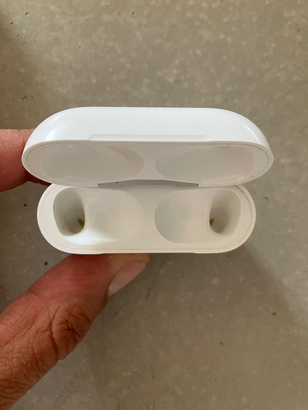 Apple Casques audio: APPLE AIRPODS PRO 2 Case – D'occasion à Lausanne par mr.v 3