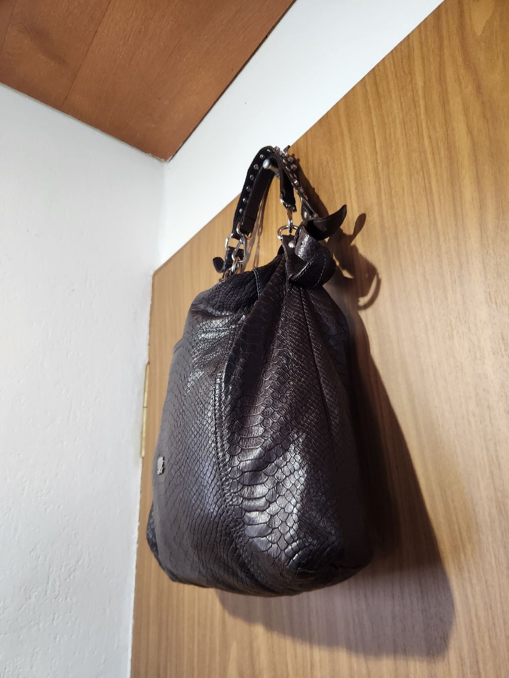 Navyboot Borse da donna: Sac à main Navyboot cuir marron aspect serpent  – Usato da Niedergösgen venduto da Eva2410 3