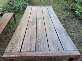 Teak Holz, 8er Gartentisch mit Bänken.