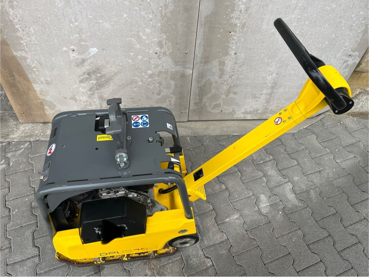 Wacker Neuson Tutte le macchine: Vibroplate – Usato da oberwil-lieli venduto da dolomit01 1