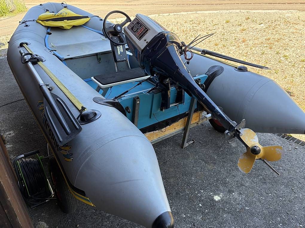 Barche: Schlauchboot mit Slipanhänger und Motor – Usato da Wittnau venduto da Ricartutti 3