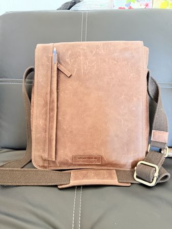 Brown Leather Messenger Bag Good Condition 40cm