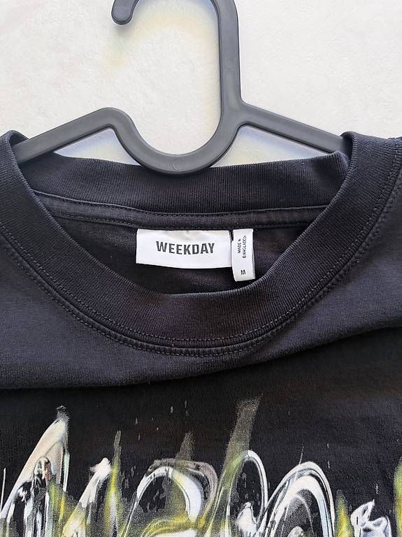 T-Shirts: Weekday T-Shirt – Gebraucht aus Urtenen-Schönbühl von ninociotti 1