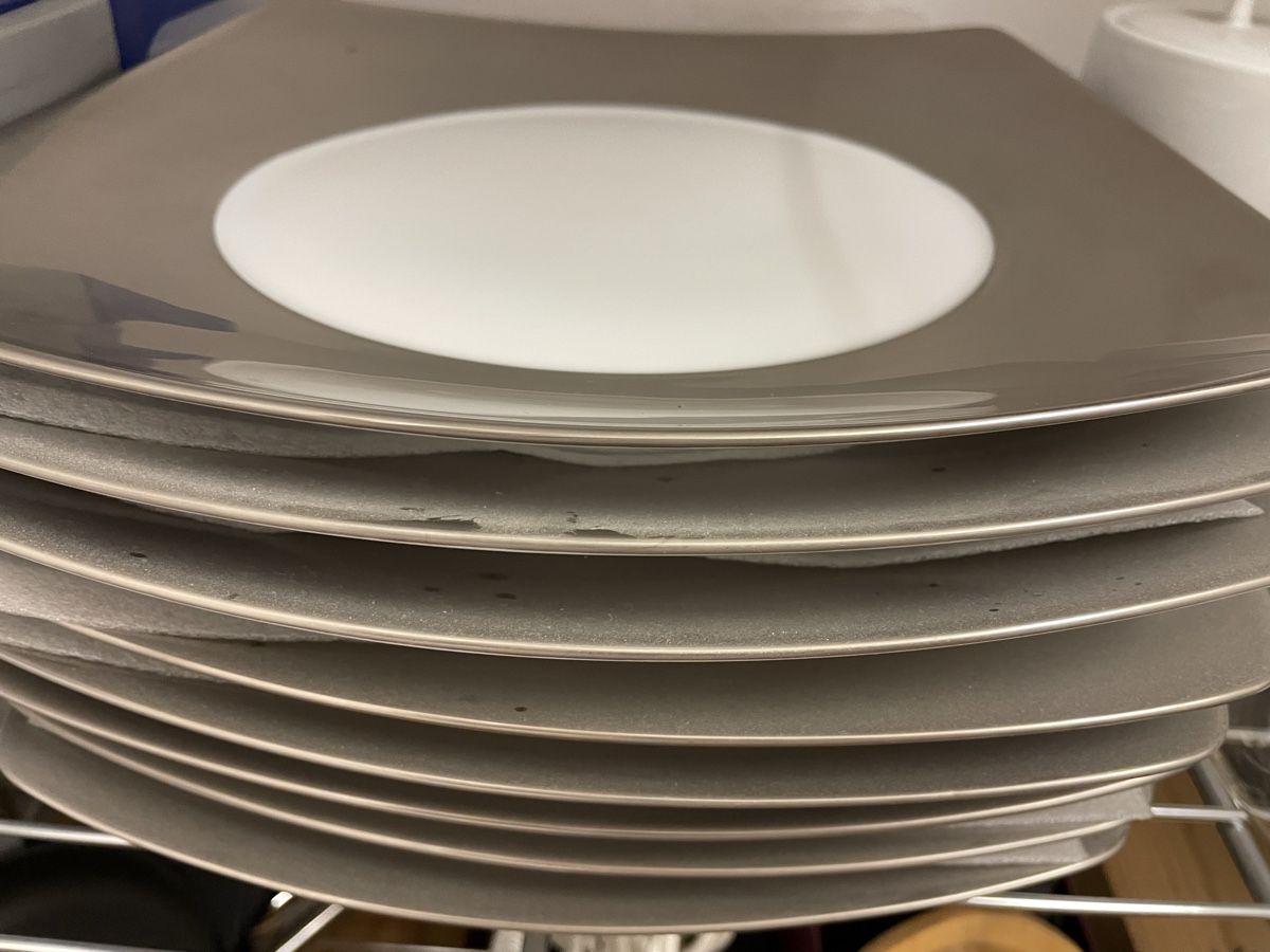 Assiettes: 8 Teller (Platzteller) mit Silberrand – D'occasion à Triesen par vevo13