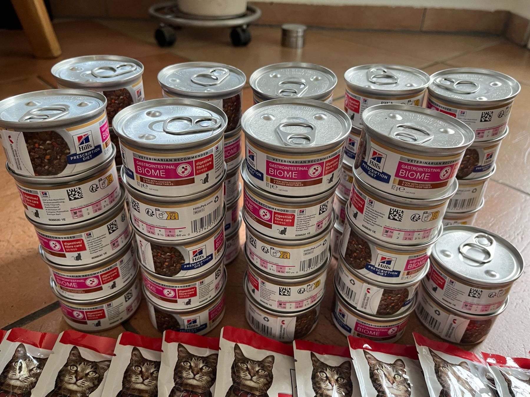 Mangimi: Hill's Katze Futter Dosen & Säckli ( im Wert 160 Fr) – Usato da Rekingen AG venduto da Barmaleus 2