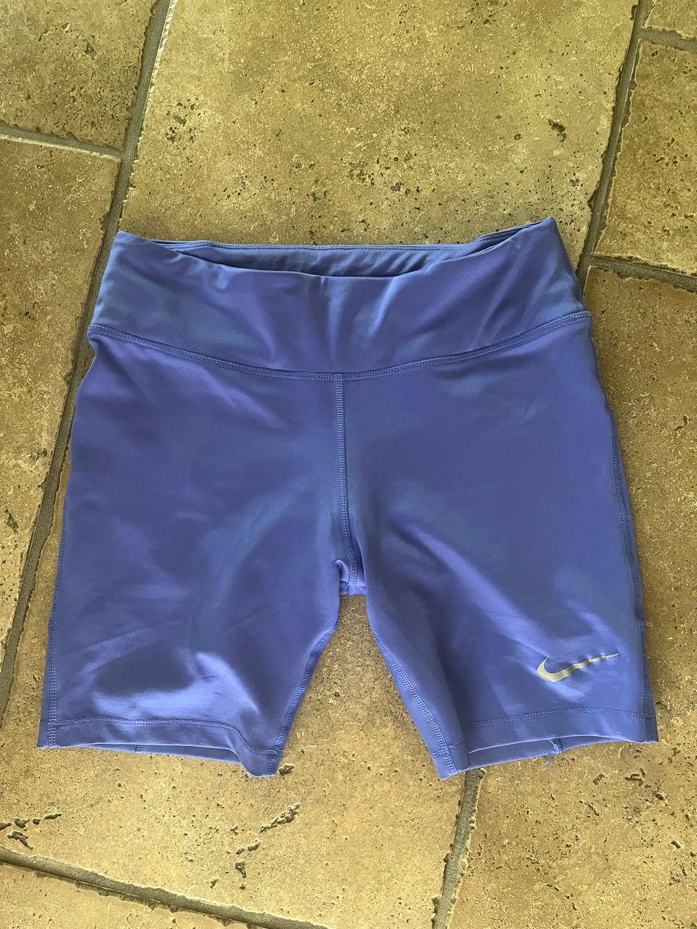 Nike Leggings: Nike kurze Sportshorts – Usato da Wabern venduto da str_yq7q