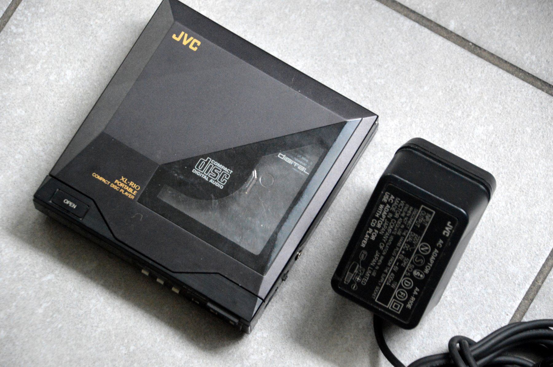 JVC Lettore multimediale portatile: Discman JVC XL-R10 – Usato da Collonges venduto da arashee 1