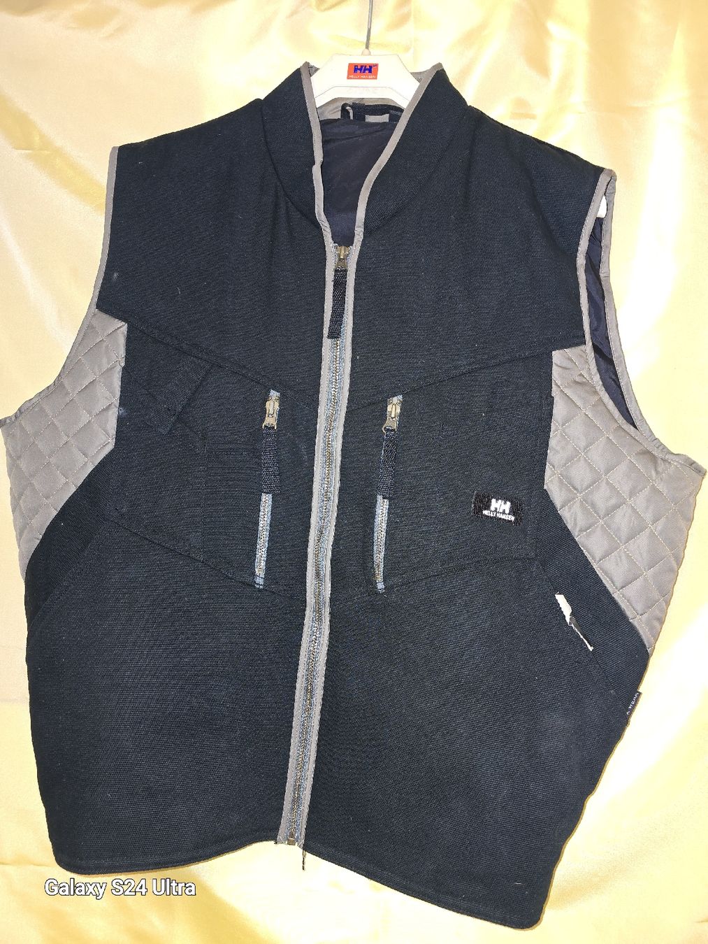 Helly Hansen Gilet & Giacche: Helly Hansen Herren Weste, Grau/Schwarz, Grösse M – Nuovo (secondo la descrizione) da Gelterfingen venduto da charly3333