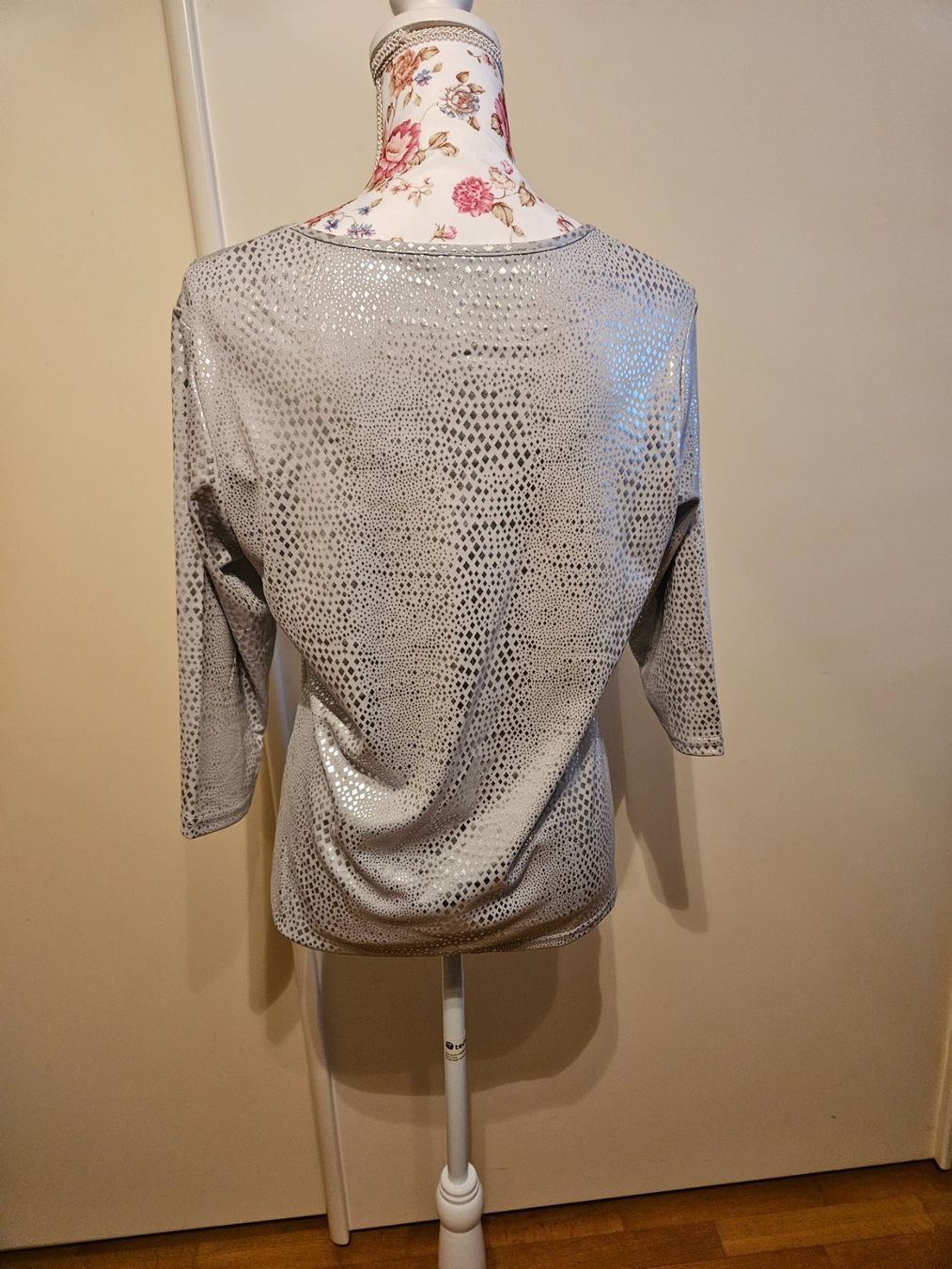T-Shirts: Damen Shirt Gr 40 – Gebraucht aus Landquart von Snug01 1