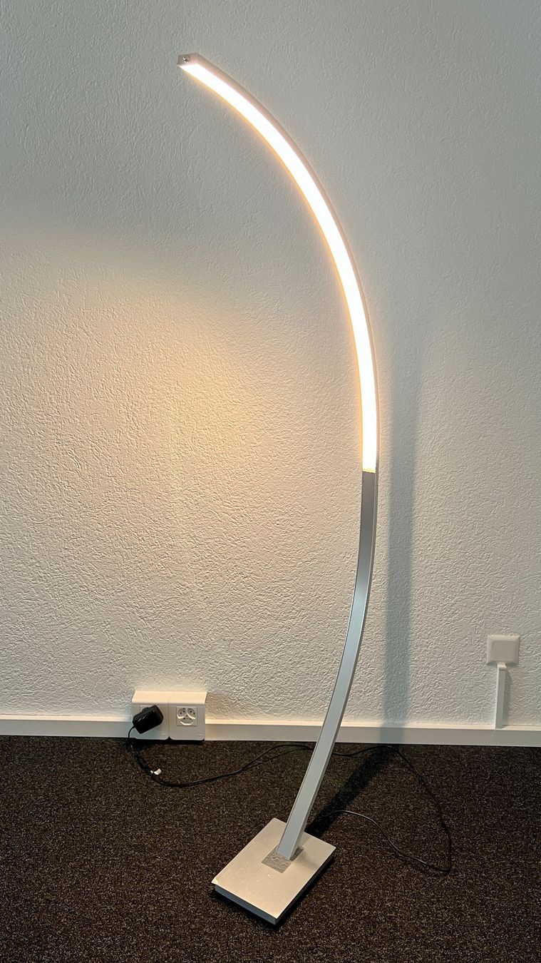 Lampade: LED Stehlampe, Bogenleuchte, dimmbar – Usato da Urtenen-Schönbühl venduto da MiMeBe