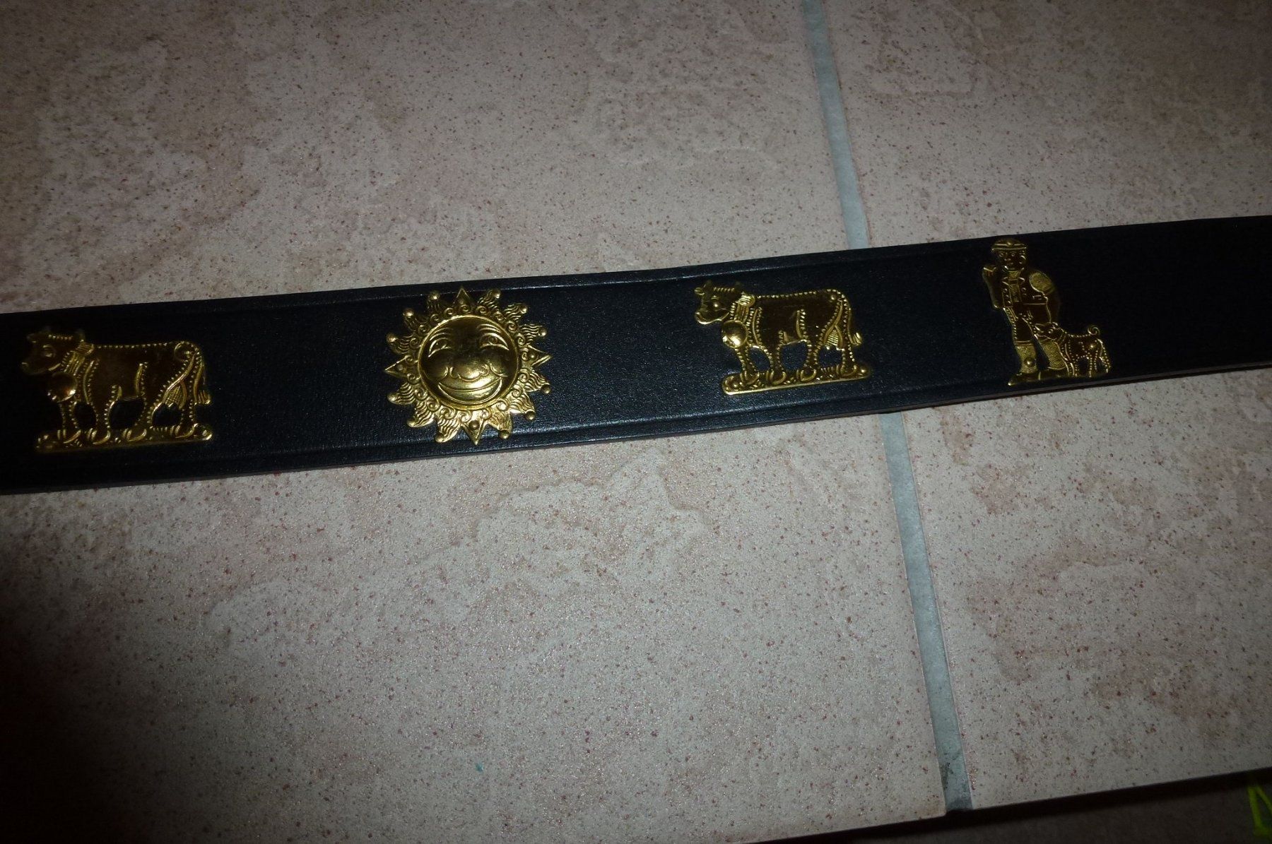 Campanacci mucche: Hundehalsband – Nuovo (secondo la descrizione) da Bürglen UR venduto da daisyxy5 1