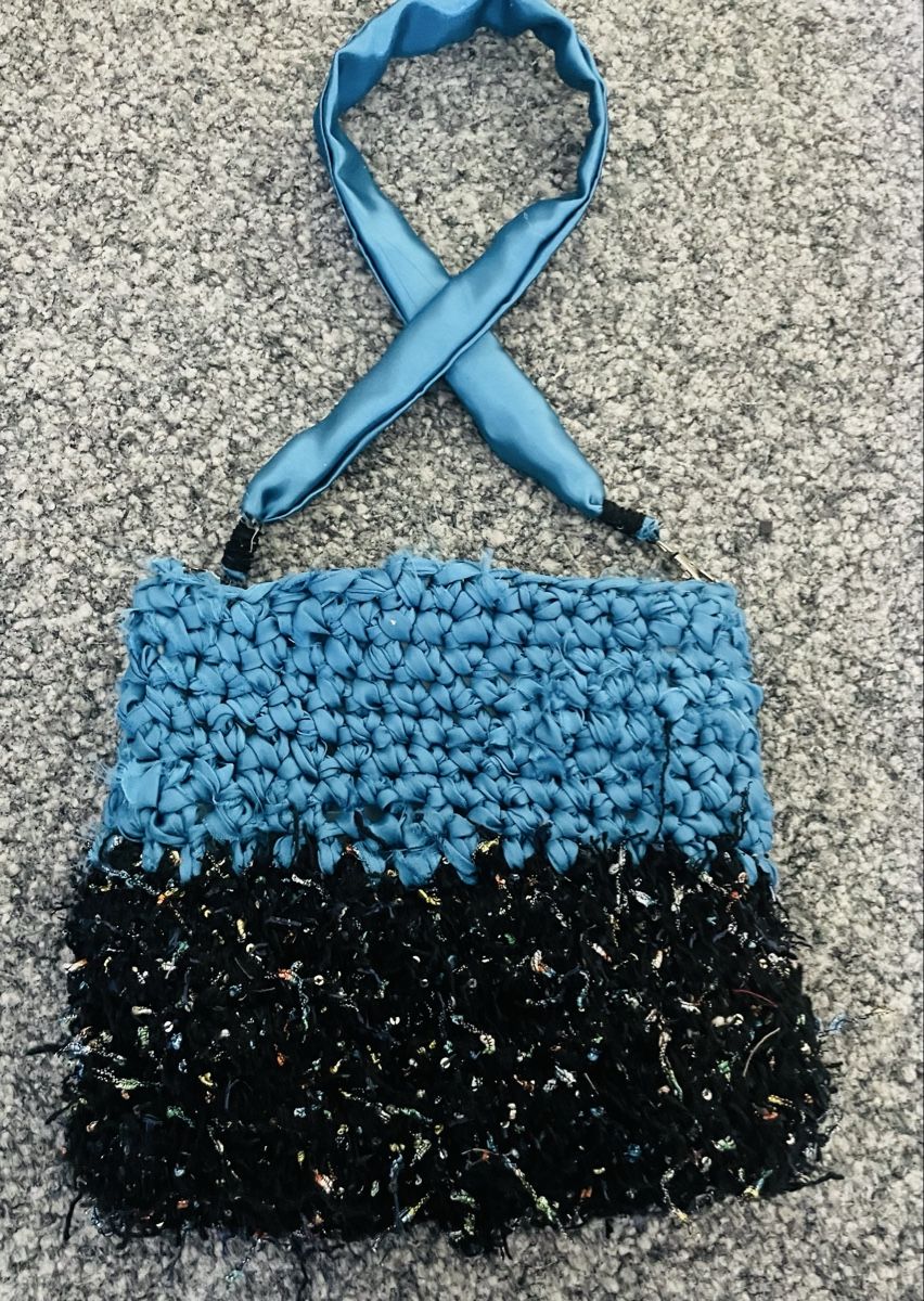 Borse da donna: Handtasche, blau-schwarz, Neu – Nuovo e nell'imballaggio originale da Au ZH venduto da Jaggy4